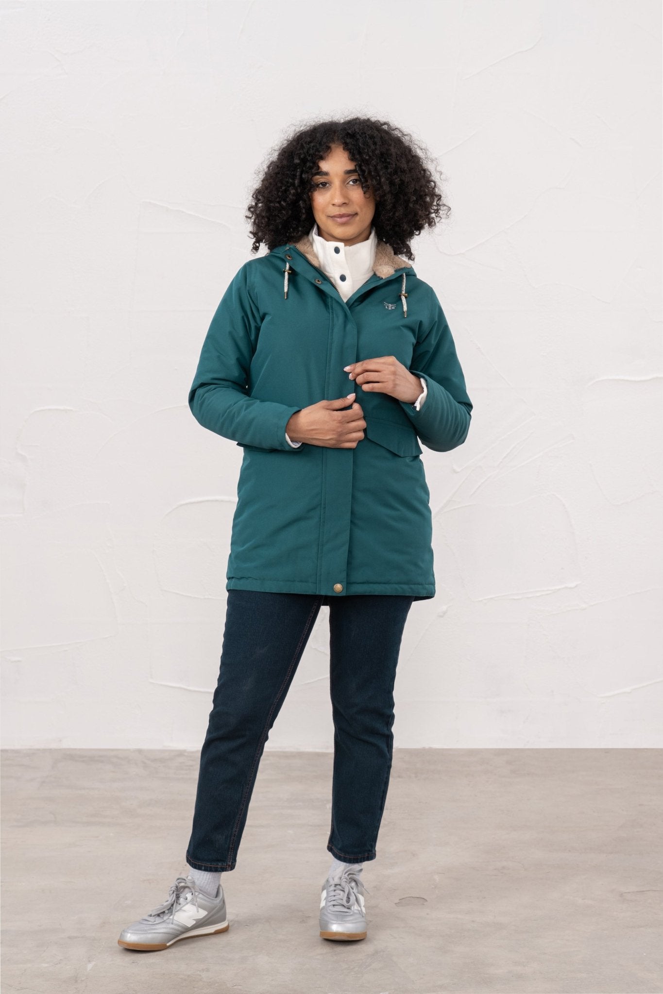 Scarlet Coat - Pine - Lighthouse